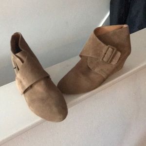 Suede wedge boots